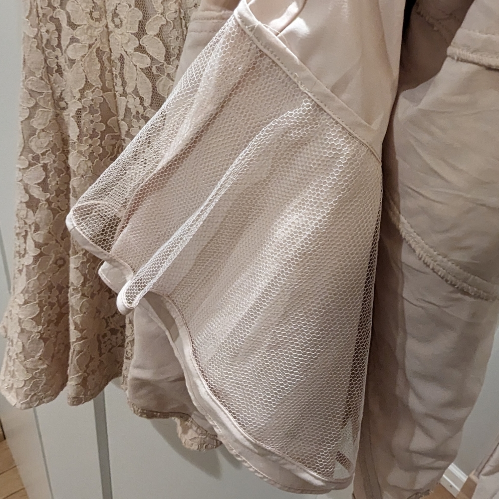 BCBGMaxAzria - Picture 10 of 16